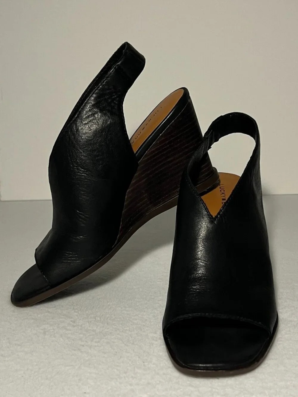Lucky Brand Women’s 7.5M Black Lordyn Slingback Wedge Leather Open-Toe Peep Heel